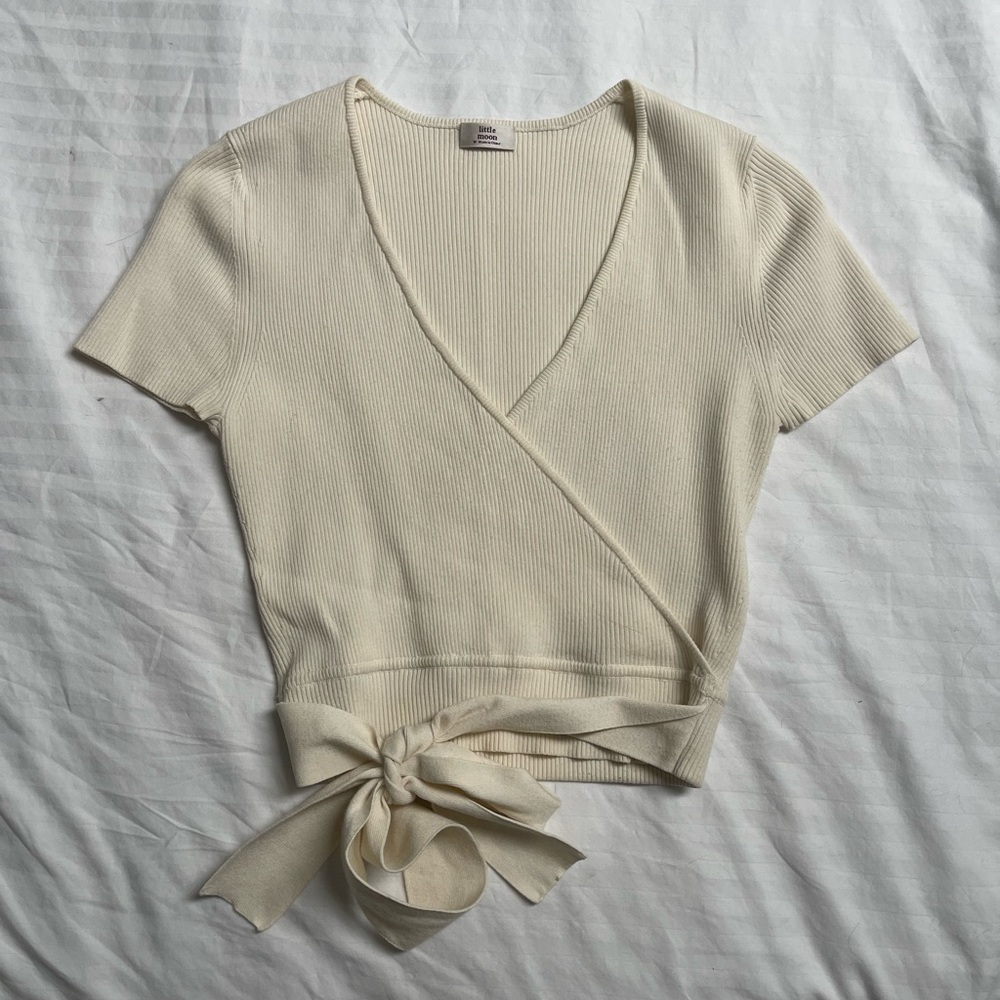 aritzia cute top